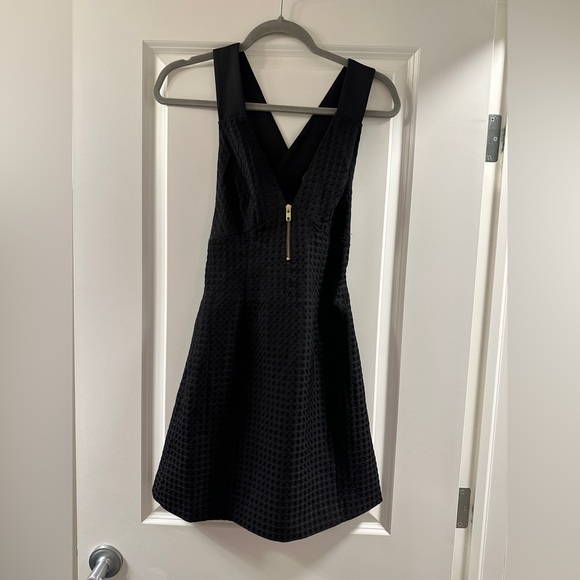 KEEPSAKE the Label Black Sleeveless V-Neck Mini Dress with Front Zip - Picture 3 of 5